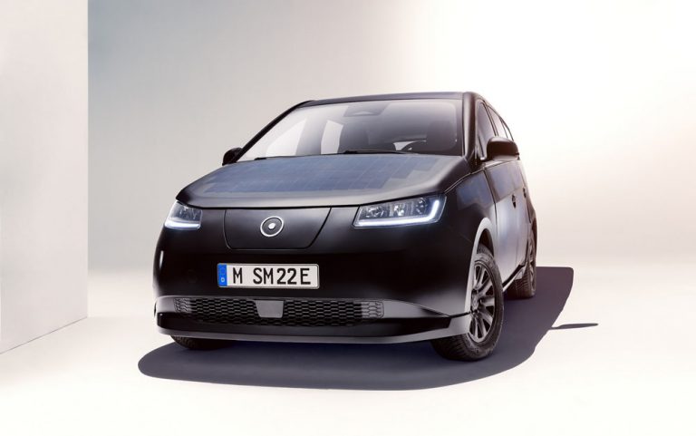 En España están poniendo a punto el Sono Sion, un esperado coche solar