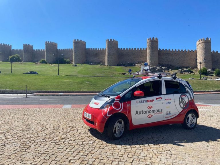 Este coche autónomo de Mapfre circula completamente solo por las calles de Ávila