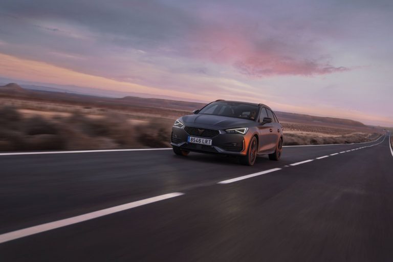 El Cupra León se resiste: nueva versión de ‘carreras’