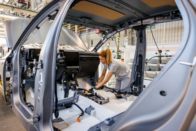 Sube el empleo en el sector del automóvil
