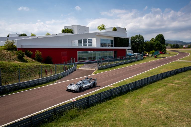 Ferrari sale del armario de la Fórmula 1