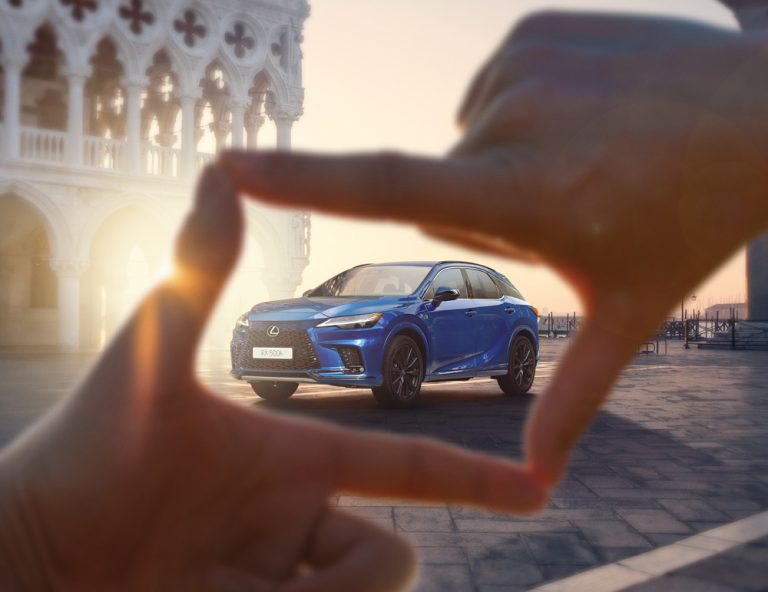Lexus vuelve a la alfombra roja de Venecia