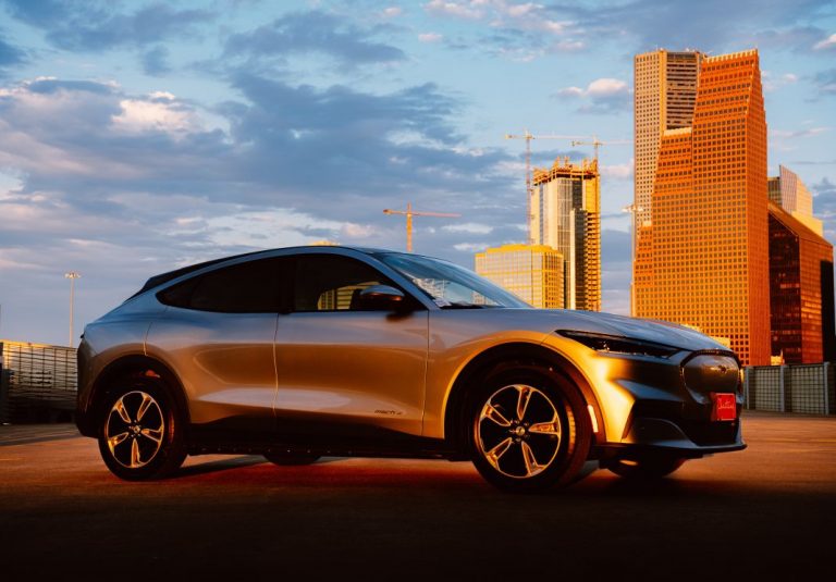 Ventajas y desventajas de comprarte un coche eléctrico