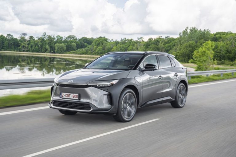 Conducimos el Toyota bZ4X, el eléctrico que marca una nueva era para Toyota