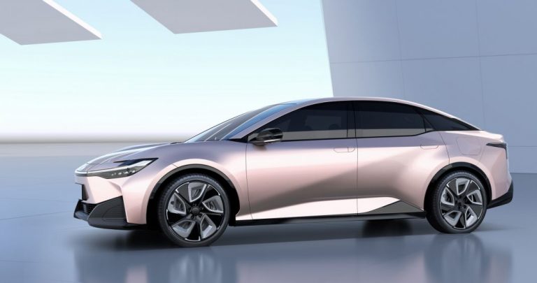 Toyota lanzará una berlina eléctrica