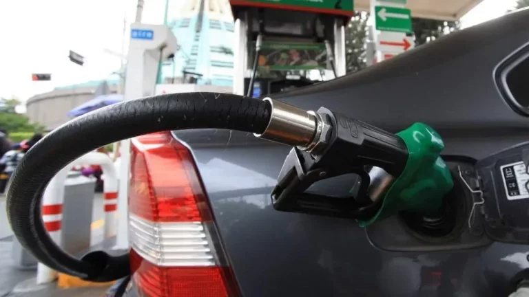 La fórmula matemática para calcular el consumo real de tu coche como si fueras un experto