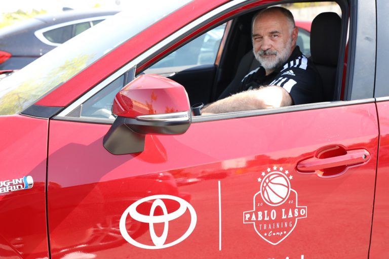 Toyota y Pablo Laso, con las futuras figuras del baloncesto
