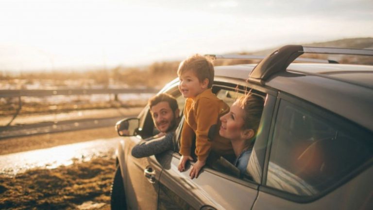8 consejos infalibles a la hora de viajar con niños pequeños en el coche