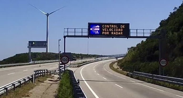 La lista de la DGT con los 50 radares fijos y de tramo que más multan