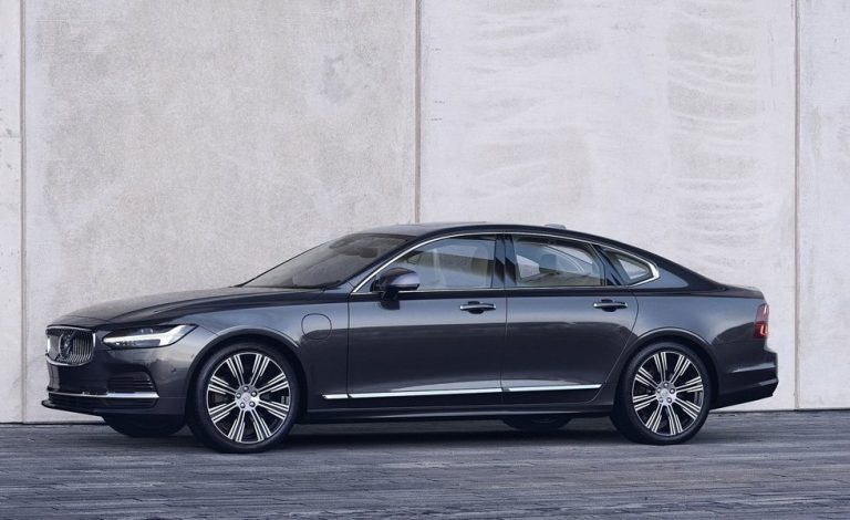 2.0 D5 235 Momentum AWD 4p S/S Aut.