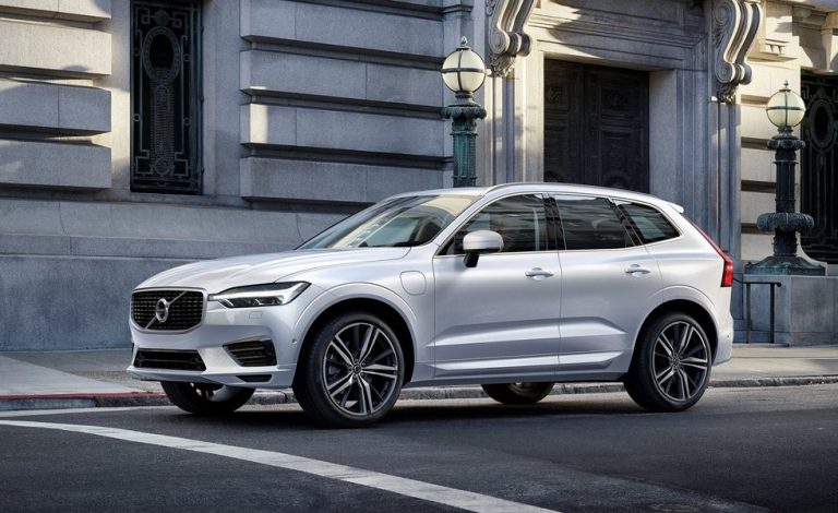 2.4 D5 220 R-Design Momentum AWD 5p Aut.