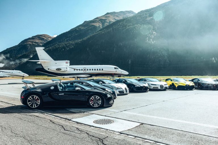 13 de los mejores Bugatti de la historia juntos de la mano…