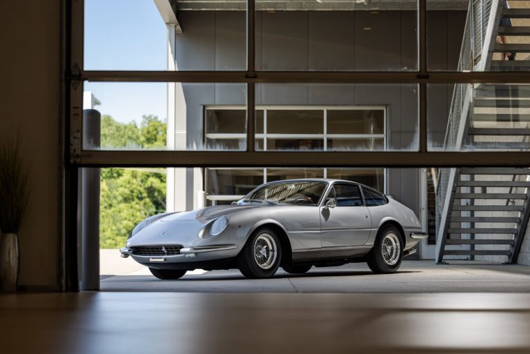 Este bello Ferrari 365 GTB/4 Daytona Prototype apunta a los 3 millones