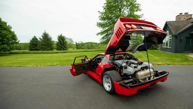 Este inmaculado Ferrari F40 apunta directo a los dos millones de euros