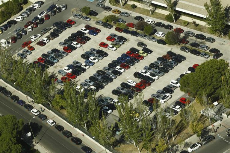 La edad media de los coches en España se dispara a 13,5 años, entre las más antiguas de Europa
