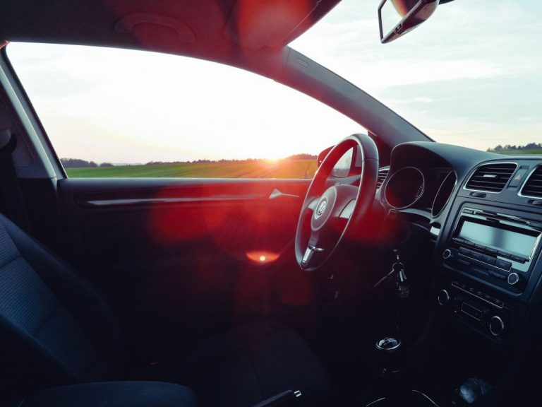 La manera más sencilla de enfriar tu coche sin usar el aire acondicionado