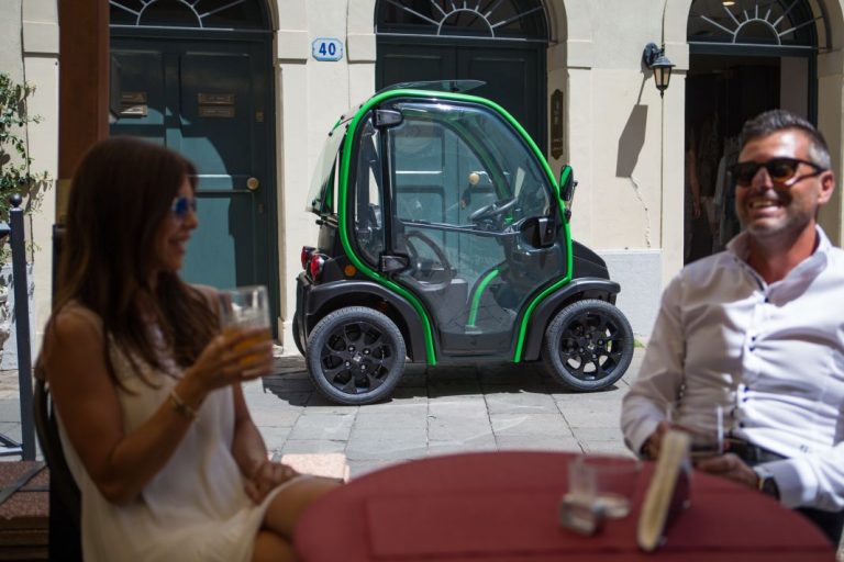 Los detalles del permiso B1, que permitirá a menores de edad conducir microcoches eléctricos