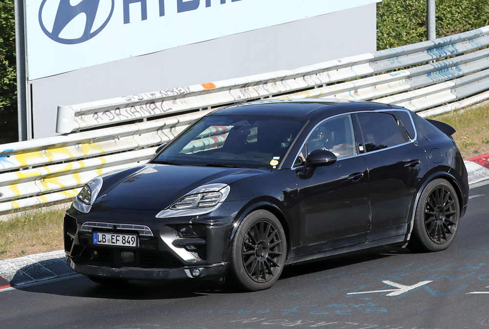 Porsche-Macan-EV-Nurburgring-25