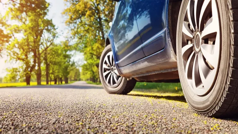 La distancia que debes dejar con el coche de delante en la carretera
