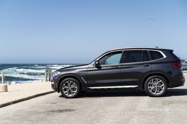 ¿Cubre defectos por la salitre la póliza del seguro de mi coche? Así no pagas los desgastes en la playa