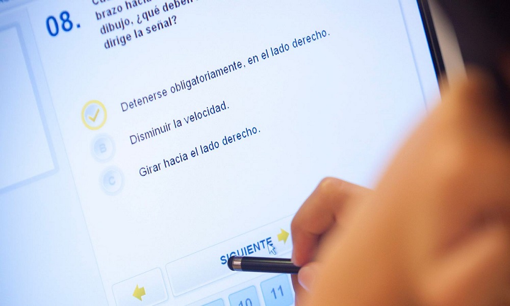 Estos son los fallos más comunes en el examen teórico de conducir