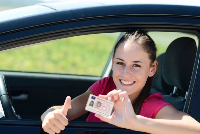 El carnet de conducir tiene los días contados: Así es el carnet europeo que está al caer