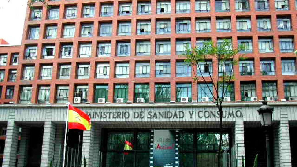 Prohibido fumar con niños y embarazadas