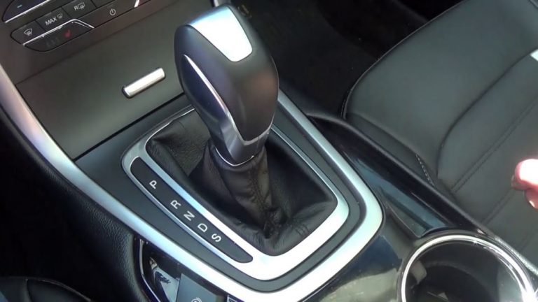 La manera correcta de usar el cambio automático de tu coche