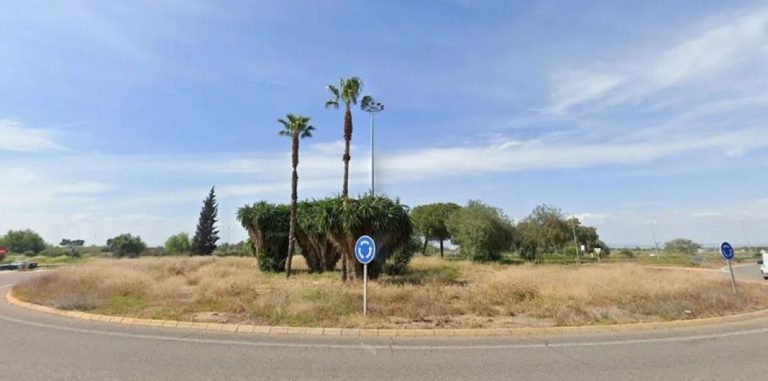 La DGT prohíbe la maniobra que todos realizamos al volante