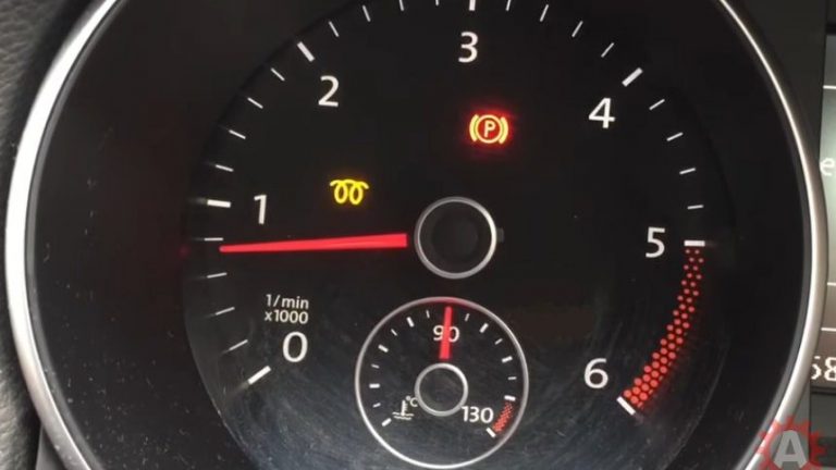 ¿Puedes seguir circulando con un testigo de avería encendido en tu coche?