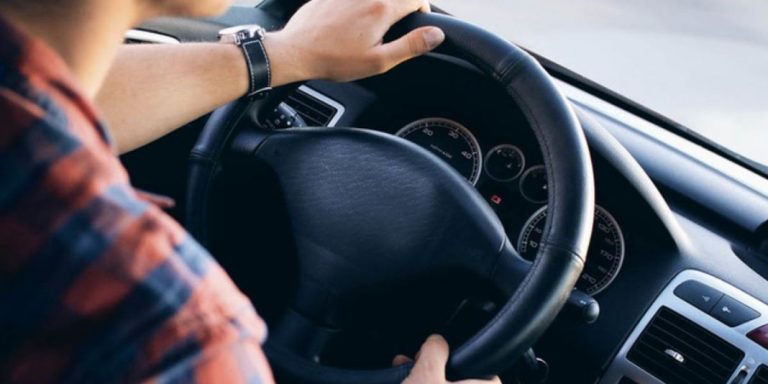 Dime como agarras el volante y te diré como eres