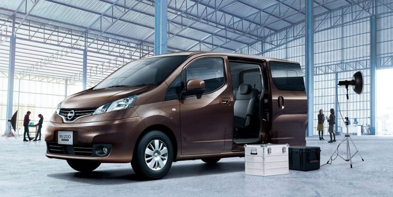 A pesar de sus años, Nissan actualiza su NV200. E incluso la hace camper
