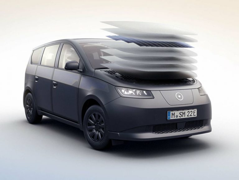 El coche solar de Sono Motors es un éxito de ventas