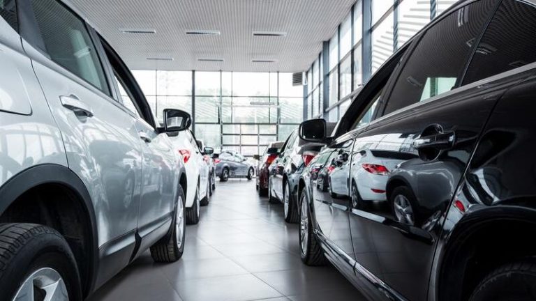 Las ventas de coches también crecen en febrero, pero no lo suficiente