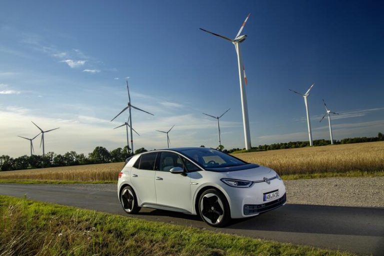 Las ventas europeas de coches vuelven a los números negros, suben un 3,4%