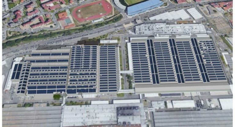 24 campos de fútbol en paneles solares para Stellantis Vigo