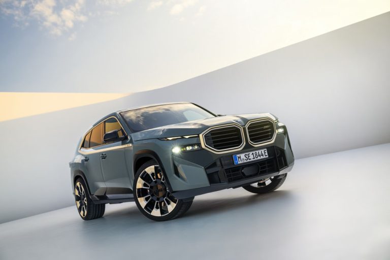 BMW XM: un anuncio tan inusual como este impresionante SUV