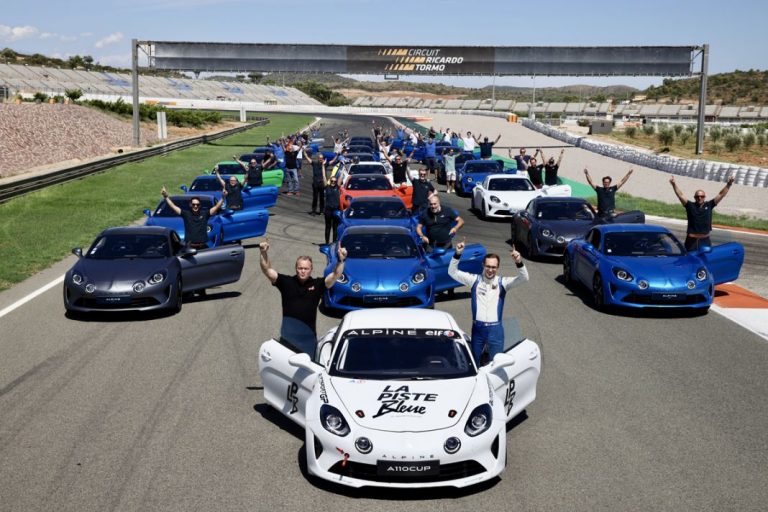 Los fans de Alpine se citan en Cheste