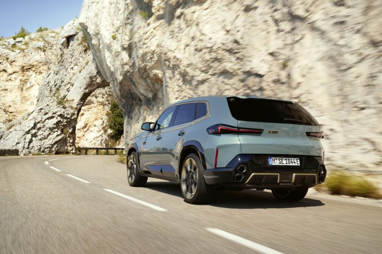 BMW invierte 1.736 millones para fabricar coches eléctricos y baterías… pero en EE.UU.