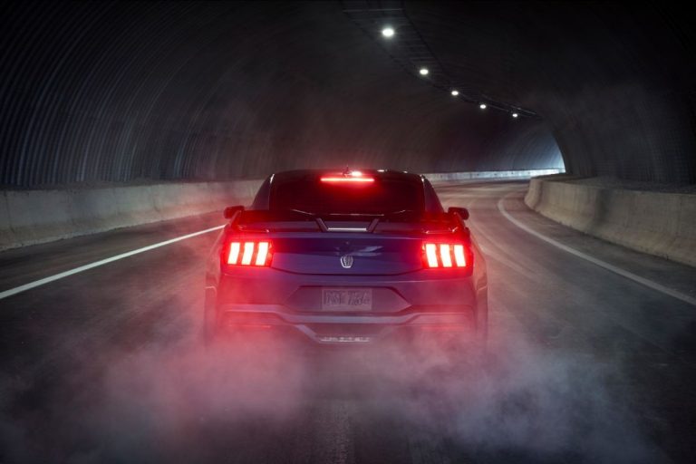 Hennessey Performance exprime su Ford Mustang Dark Horse