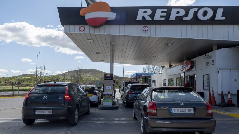 Así puedes ganar un millón de euros este verano al echar combustible a tu coche