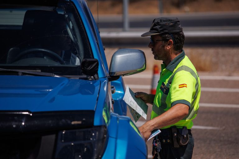 La multa que te puede poner la DGT al llevar los regalos de reyes en tu coche