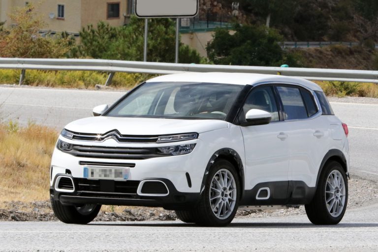El futuro Peugeot 3008 rueda escondido en la carrocería de un Citroën C5 Aircross