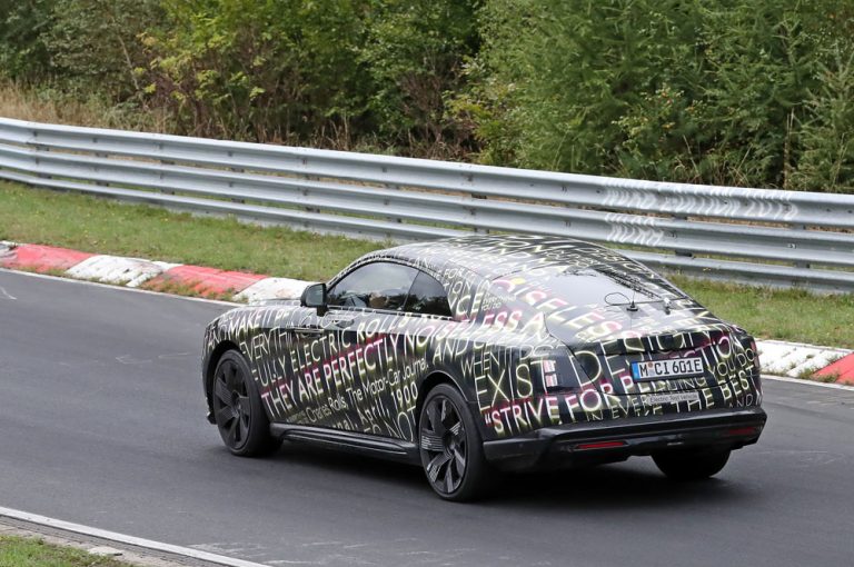 El Rolls-Royce Spectre llega a Nürburgring