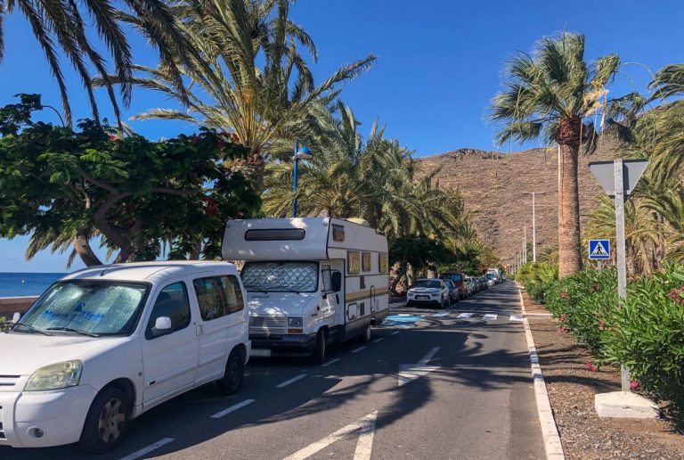 El RGC te lo dice alto y claro: Aquí no puedes aparcar tu autocaravana o furgoneta camper. Pero aquí si