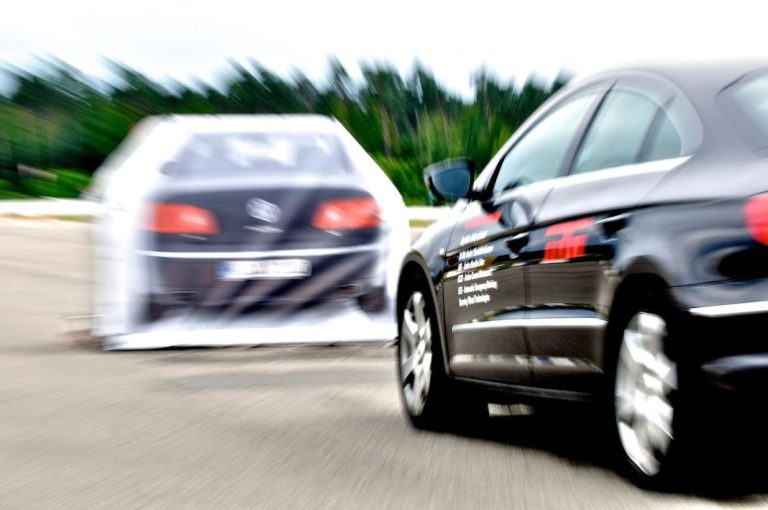 Así de sencillo puedes hacer que tu coche frene mejor