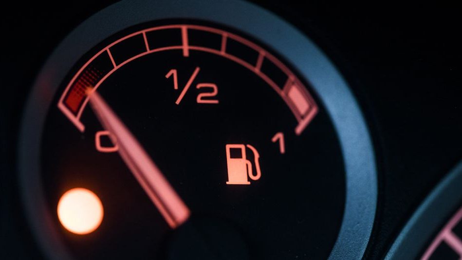 Uso excesivo del aire acondicionado afecta el nivel de gasolina
