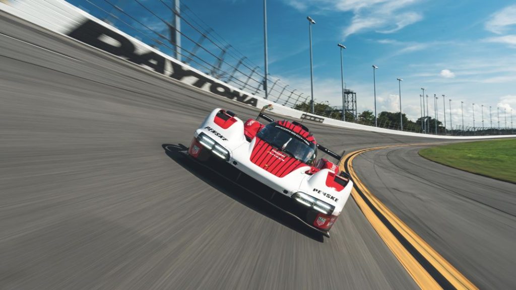 Varapalo para el WEC: Porsche dice adiós al Campeonato Mundial de Resistencia 1 Motor16 2023 Porsche 963. Imagen movimiento.