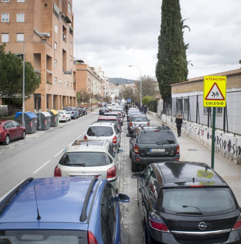 Cómo aparcar en la puerta del colegio sin molestar a nadie