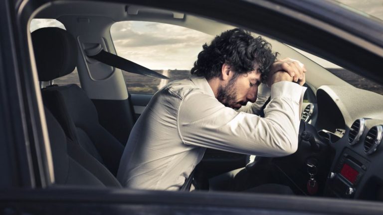 La DGT avisa de un peligro al volante que pasa desapercibido
